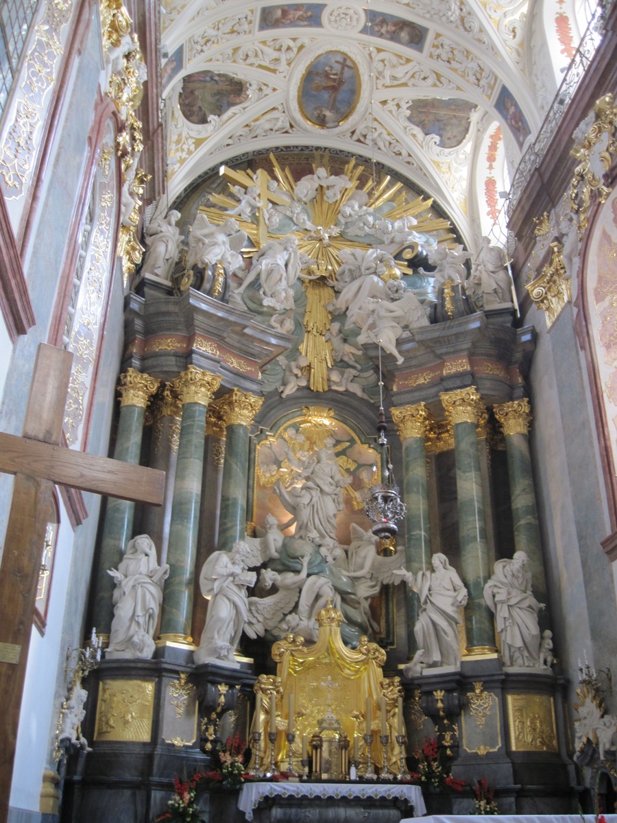14-Czestochowa-Altare principale della basilica-cappella della Natività